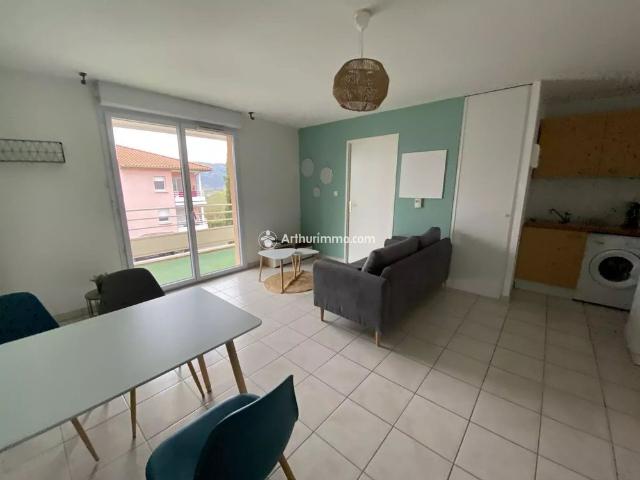 Location Appartement 2 pièces 37 m2 à Millau