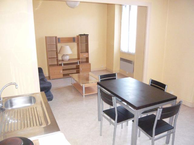 Location Appartement 2 pièces 37m² CHATEAUNEUF SUR SARTHE 49330