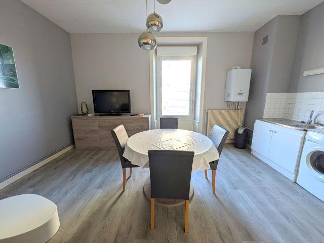Location Appartement 2 pièces 37m² FOUGERES 35300