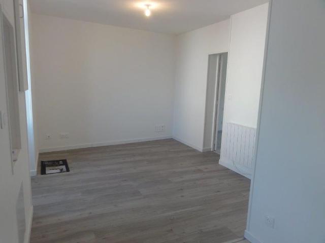 Location Appartement 2 pièces 37m² LE CREUSOT 71200
