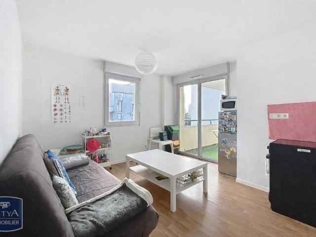 Location Appartement 2 pièces 37m² TRELAZE 49800