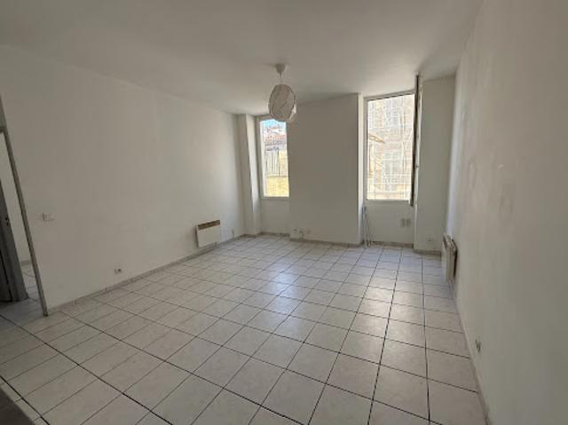Location Appartement 2 pièces 34.28 m2 Marseille 3ème