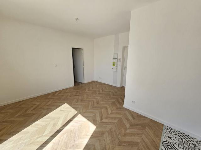 Location Appartement 2 pièces 34m² BELIGNEUX 01360