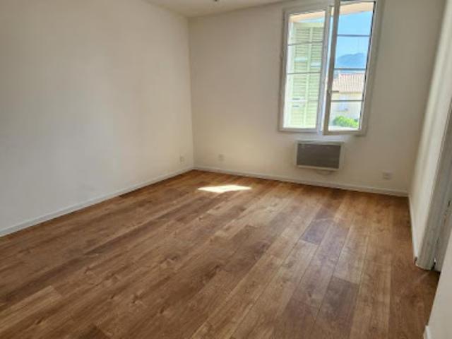 Location Appartement 2 pièces 35.84 m2 Toulon