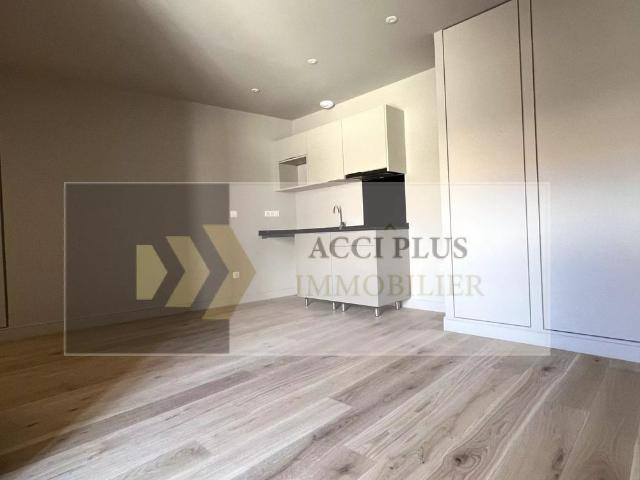 Location Appartement 2 pièces 35m² NIMES 30000