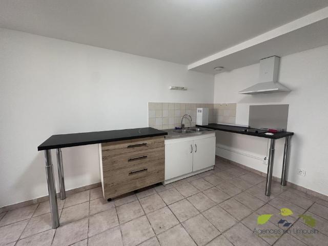 Location Appartement 2 pièces 35m² ST LEONARD DE NOBLAT 87400