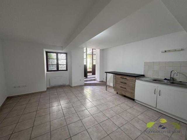 Location Appartement 2 pièces 35m² ST LEONARD DE NOBLAT 87400