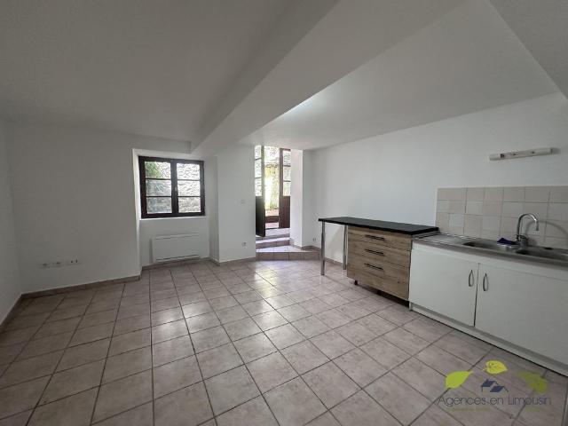 Location Appartement 2 pièces 35m² ST LEONARD DE NOBLAT 87400