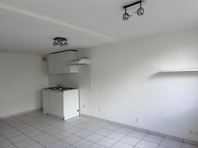 Location Appartement 2 pièces 36m² LA ROCHE CHALAIS 24490