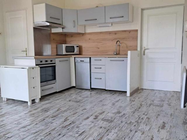 Location Appartement 2 pièces 36m² NIMES 30000
