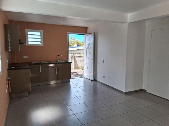 Location appartement 2 pièces, 38.71m², Rivière Salée