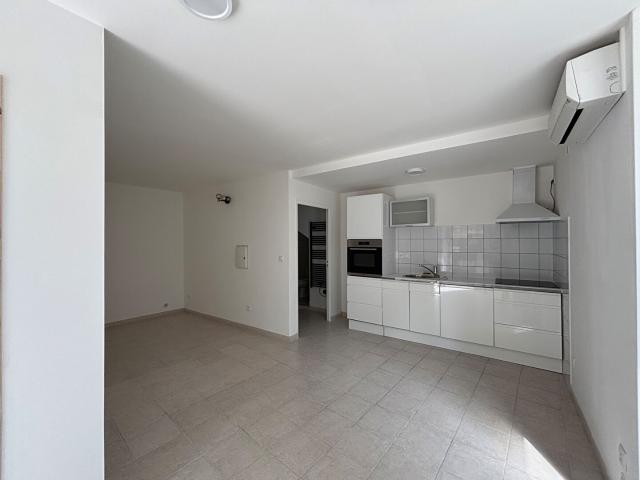 Location appartement 2 pièces, 38.97m², Vauvert
