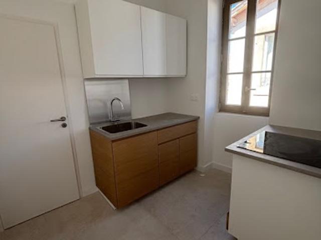 Location Appartement 2 pièces 38.28 m2 Nimes