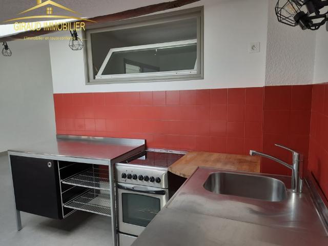 Location Appartement 2 pièces 38m² CHARLIEU 42190