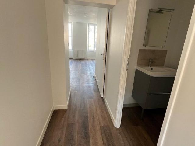 Location Appartement 2 pièces 38m² BURIE 17770