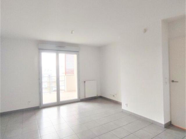 Location Appartement 2 pièces 38m² LAUNAGUET 31140