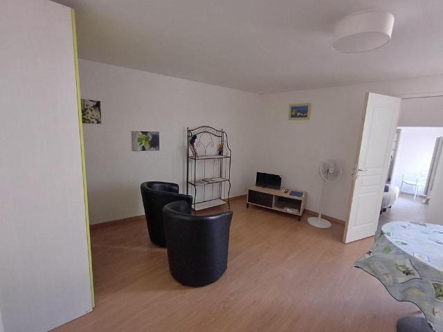 Location Appartement 2 pièces 38m² MILLAU 12100