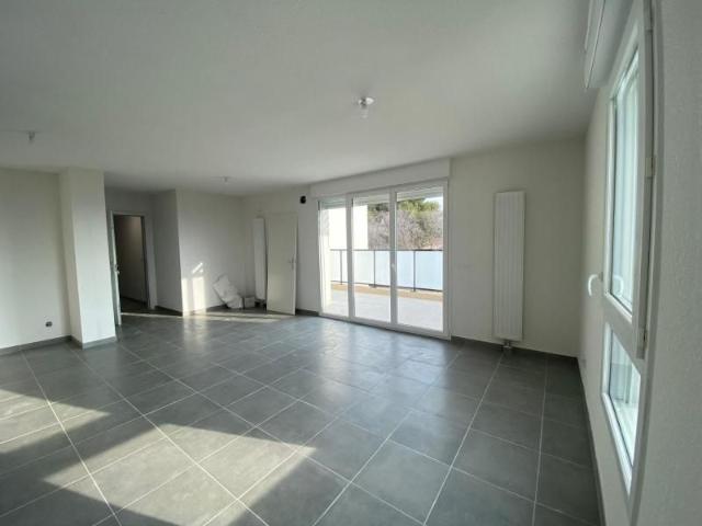 Location Appartement 2 pièces 38m² NIMES 30000