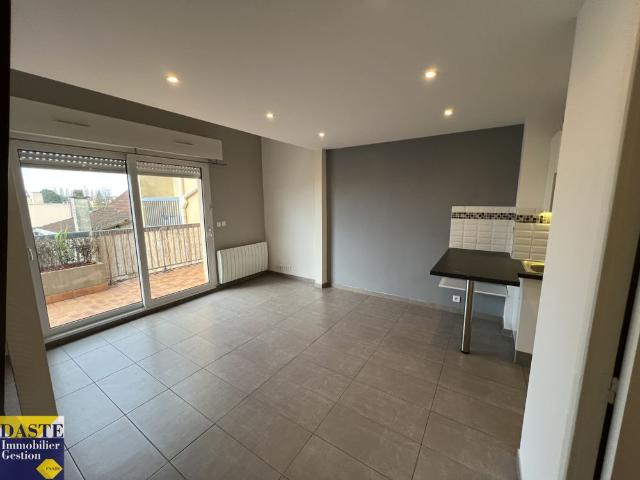Location Appartement 2 pièces 38m² ROISSY EN BRIE 77680