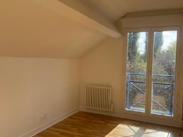Location appartement 2 pièces, 39.86m², Versailles