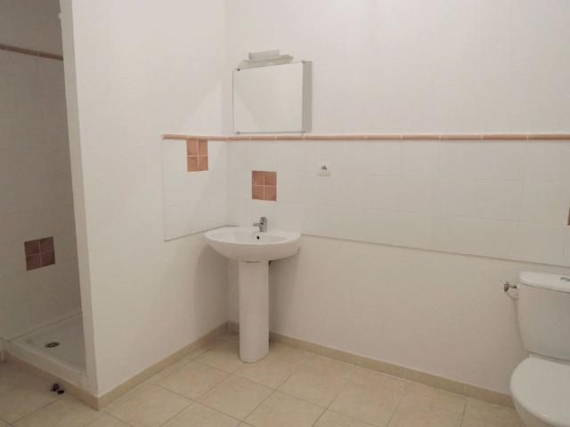 Location appartement 2 pièces, 39.37m², Nîmes