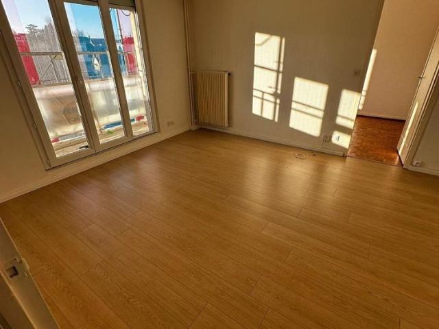 Location Appartement 2 pièces 39m² DECINES CHARPIEU 69150