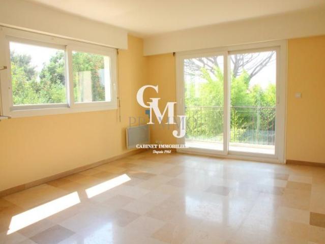 Location Appartement 2 pièces 39m² ST RAPHAEL 83700