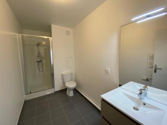 Location appartement 2 pièces ATHIS MONS 45m² à 878.92€/mois CDC Habitat
