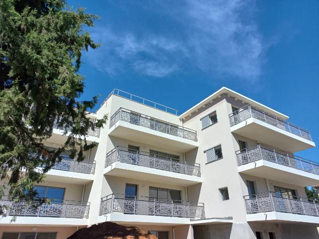 Location appartement 2 pièces CANNES 45m² à 811.15€/mois CDC Habitat