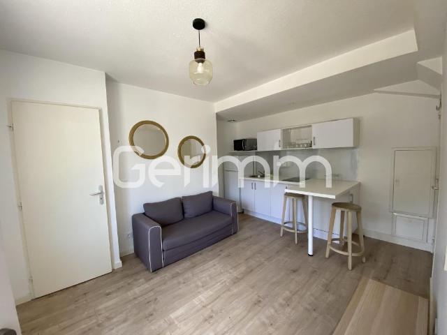 Location Appartement 2 pièces + cuisine 27 m²