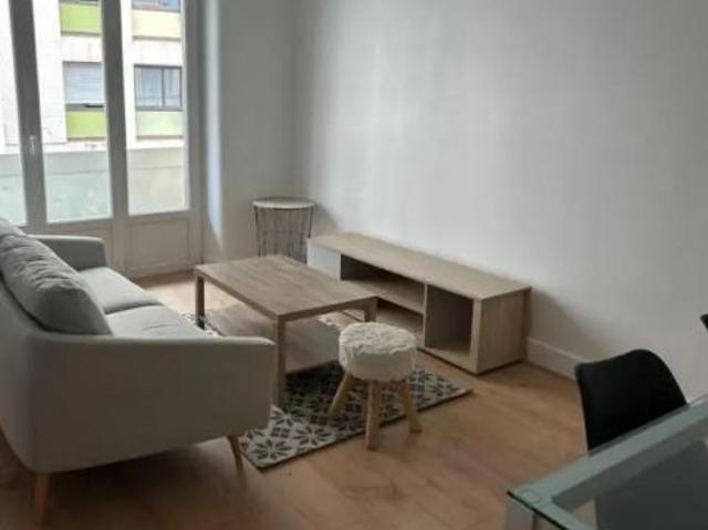 Location appartement 2 pièces de 49m² avec Balcon