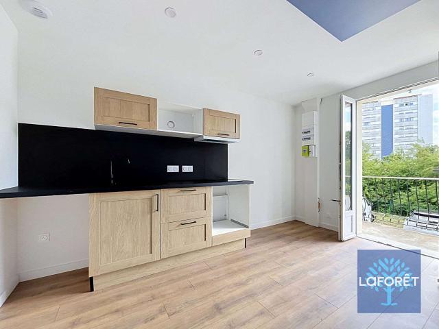 Location appartement 2 pièces La Roche Sur Yon Centre Ville 85