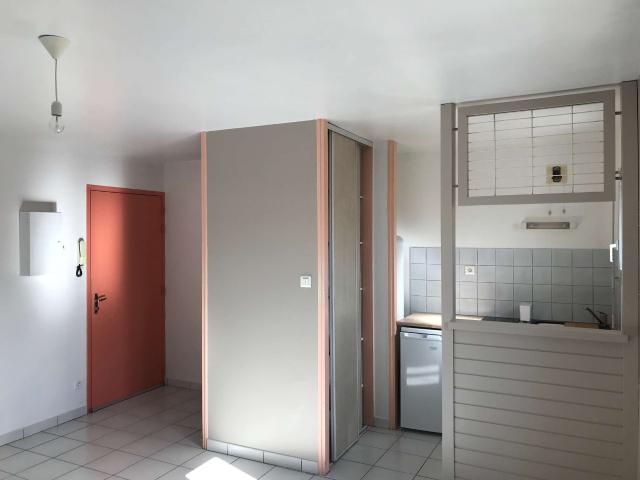 Location appartement 2 pièces La Roche Sur Yon Centre Ville 85