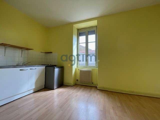 Location appartement 2 pièces La Roche Sur Yon Centre Ville 85