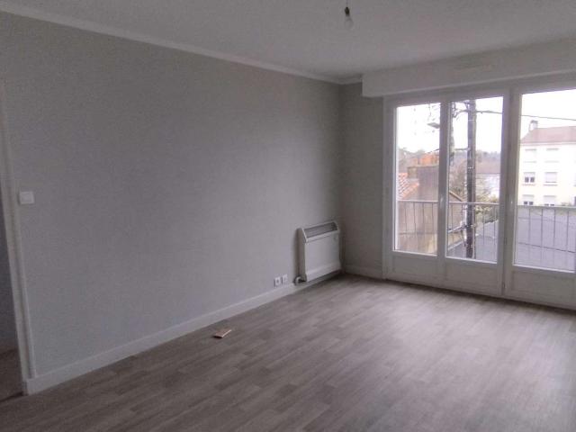 Location appartement 2 pièces La Roche Sur Yon Gare Sncf Sacré Coeur 85