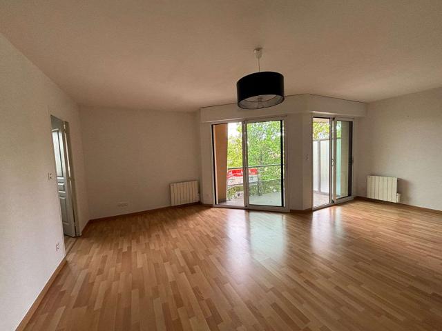 Location appartement 2 pièces Laval 53
