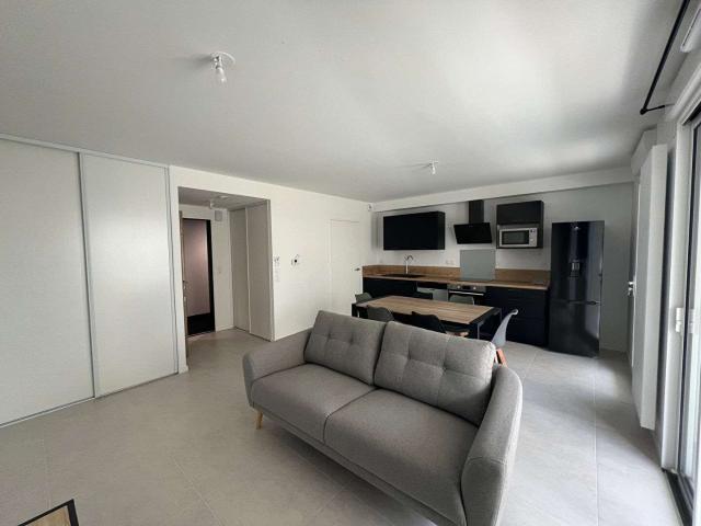 Location appartement 2 pièces Laval 53