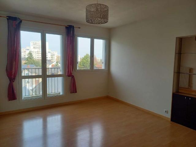 Location appartement 2 pièces Laval 53