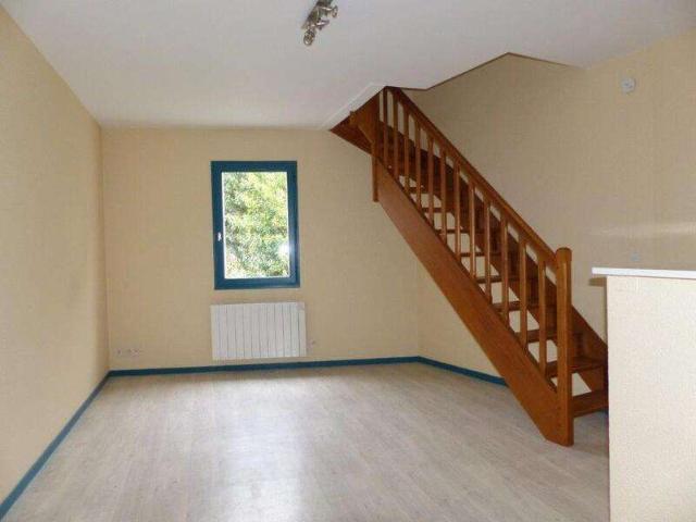 Location appartement 2 pièces Laval Centre Ville Cathédrale 53