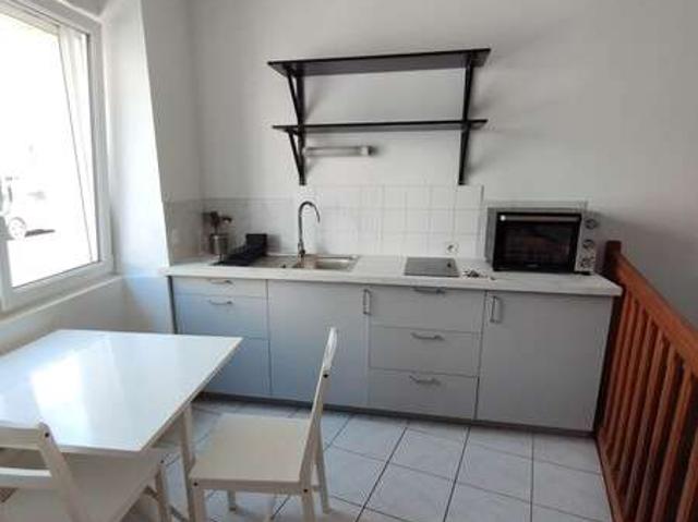 Location appartement 2 pièces Laval Centre Ville Cathédrale 53