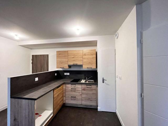 Location appartement 2 pièces Laval Centre Ville Préfecture 53