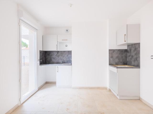 Location appartement 2 pièces MARSEILLE 44m² à 904.76€/mois CDC Habitat