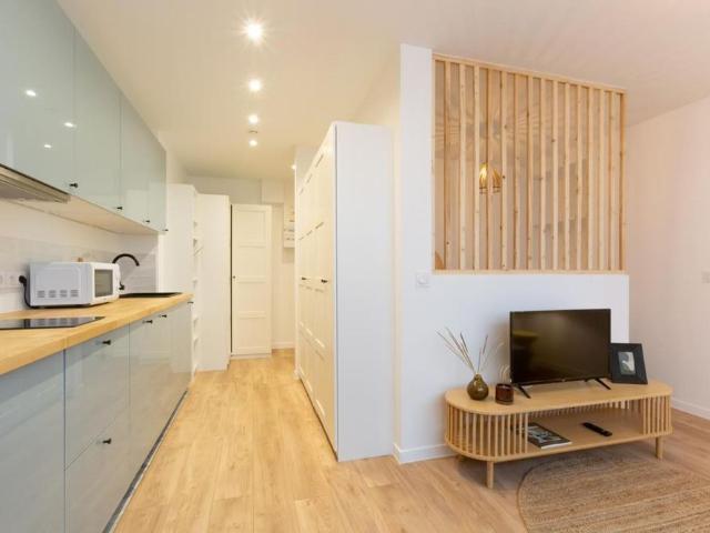 Location Appartement 2 pièces Meublé 27m² PARIS 8ème