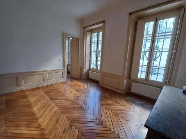 Location appartement 2 pièces Nantes Centre Ville 44