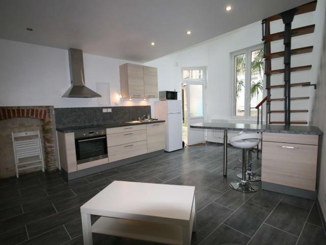 Location appartement 2 pièces Nantes Saint Clément Jardin des plantes 44