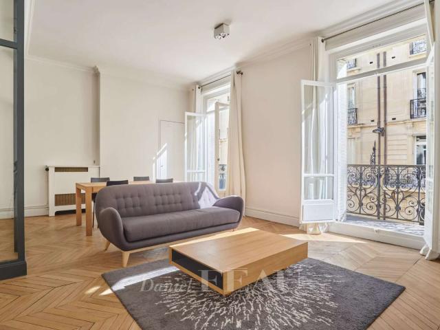 Location appartement 2 pièces Paris 8e 75