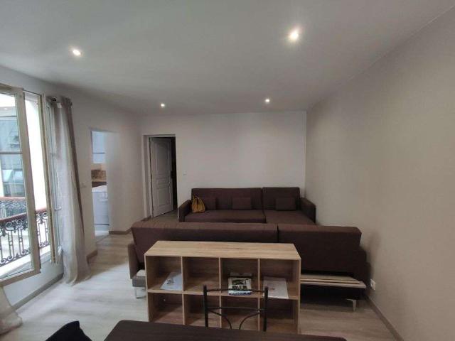 Location appartement 2 pièces Paris 10e 75