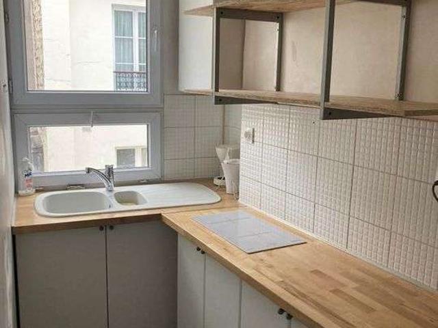 Location appartement 2 pièces Paris 18e 75