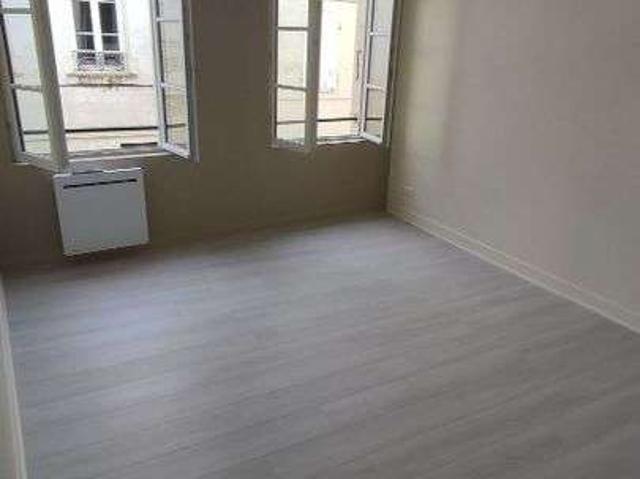 Location appartement 2 pièces Saintes 17