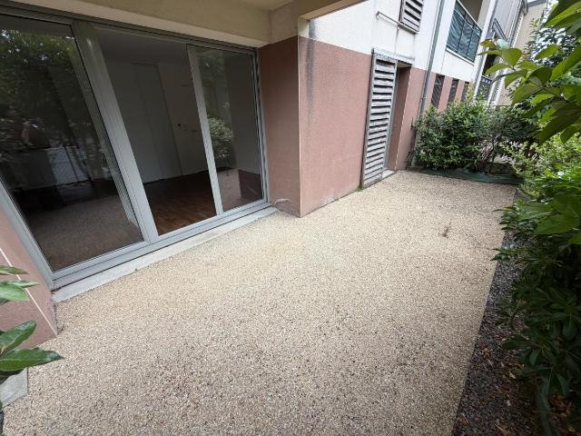 Location appartement 2 pièces ST GILLES 47m² à 529.29€/mois CDC Habitat